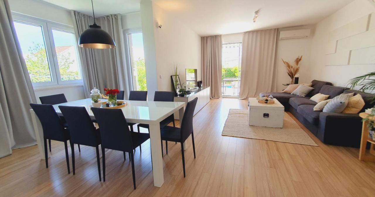 Villa Elysium - Beautiful Family House With Heated Pool Kastela Exterior photo