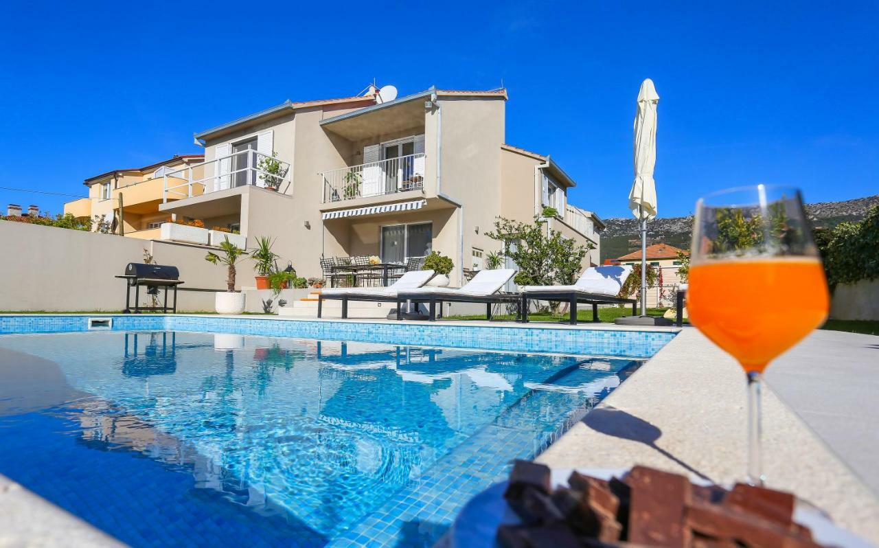 Villa Elysium - Beautiful Family House With Heated Pool Kastela Exterior photo