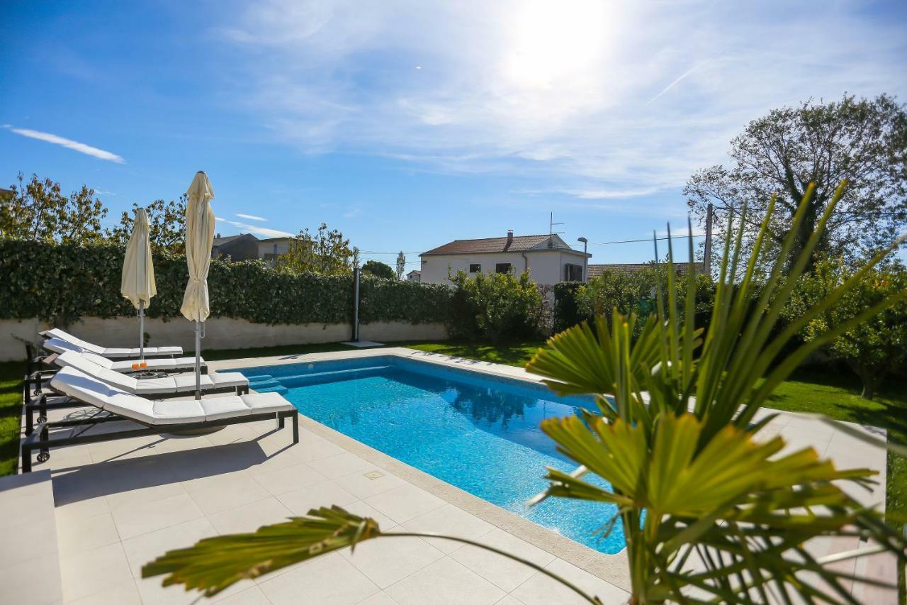 Villa Elysium - Beautiful Family House With Heated Pool Kastela Exterior photo