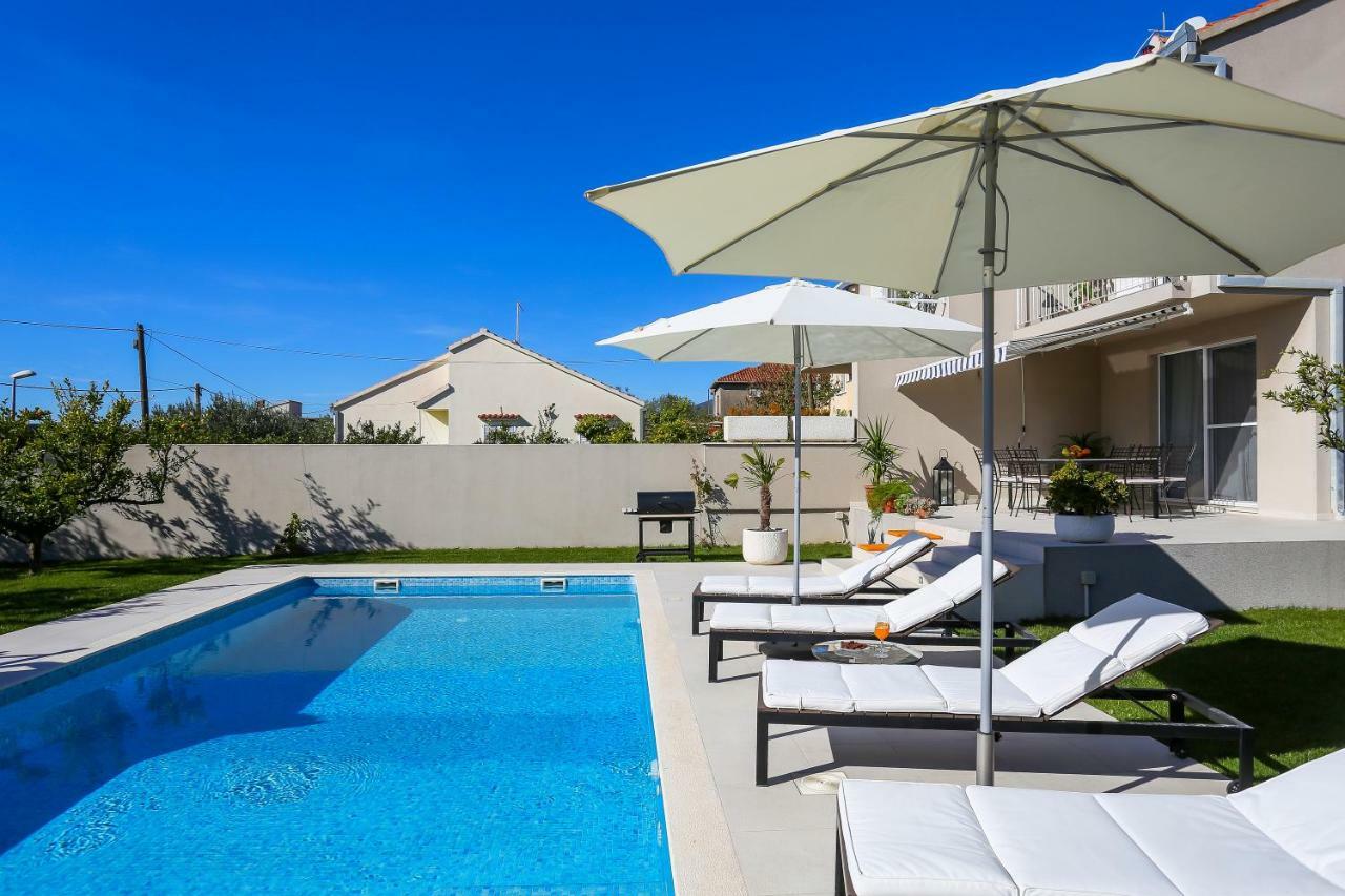 Villa Elysium - Beautiful Family House With Heated Pool Kastela Exterior photo